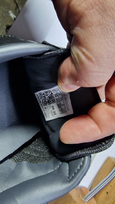 Adidas розмір 44 2/3