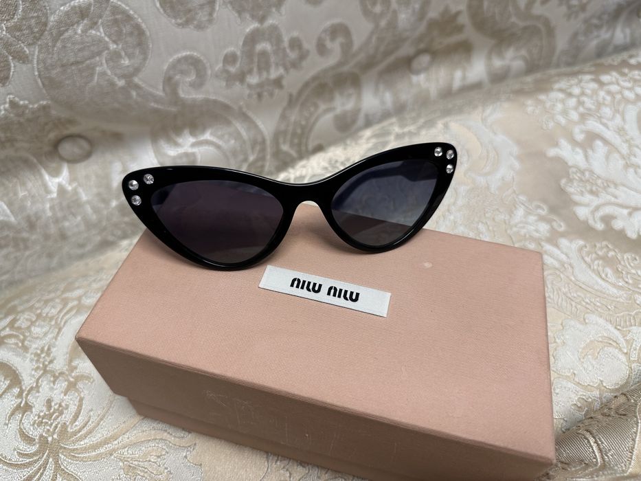 Окуляри Miu miu в фірменному футлярі  ,наявний чохол і коробка  чох