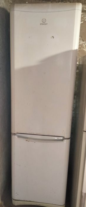 Холодильник Indesit
