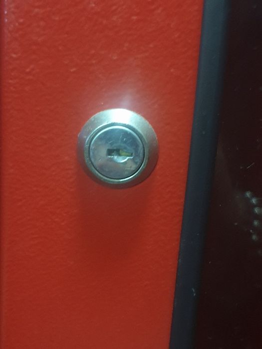 Caixa metalica de extintor nova