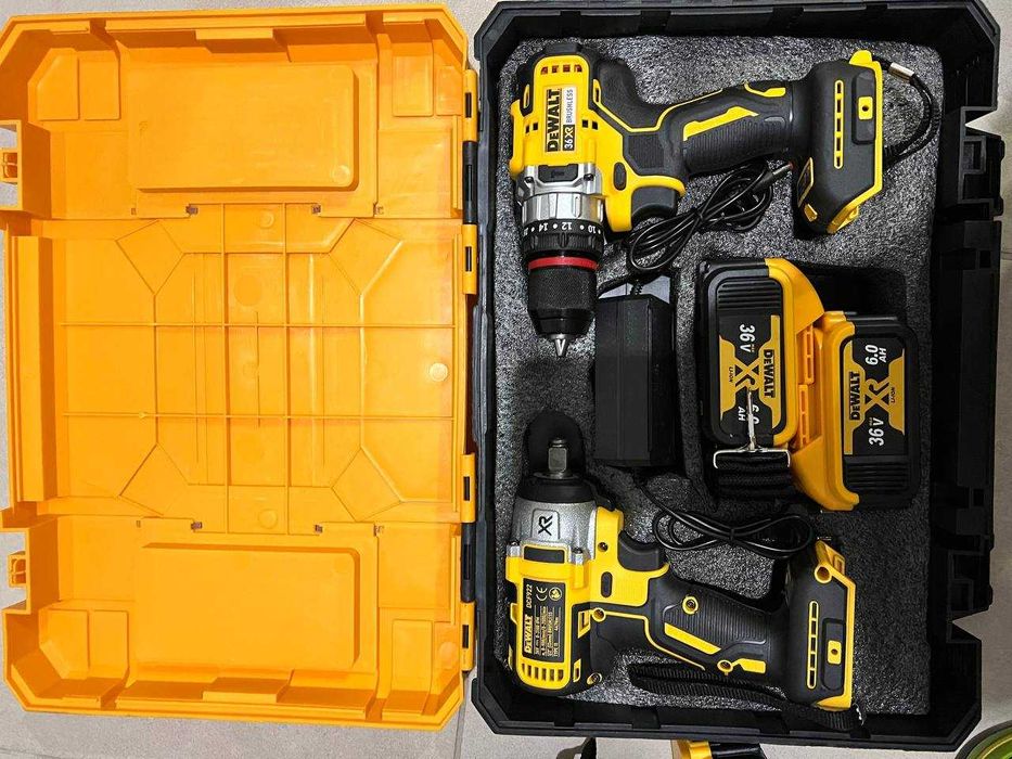 Професійний  Безщітковий набір DeWalt Гайковерт та шурупокрут