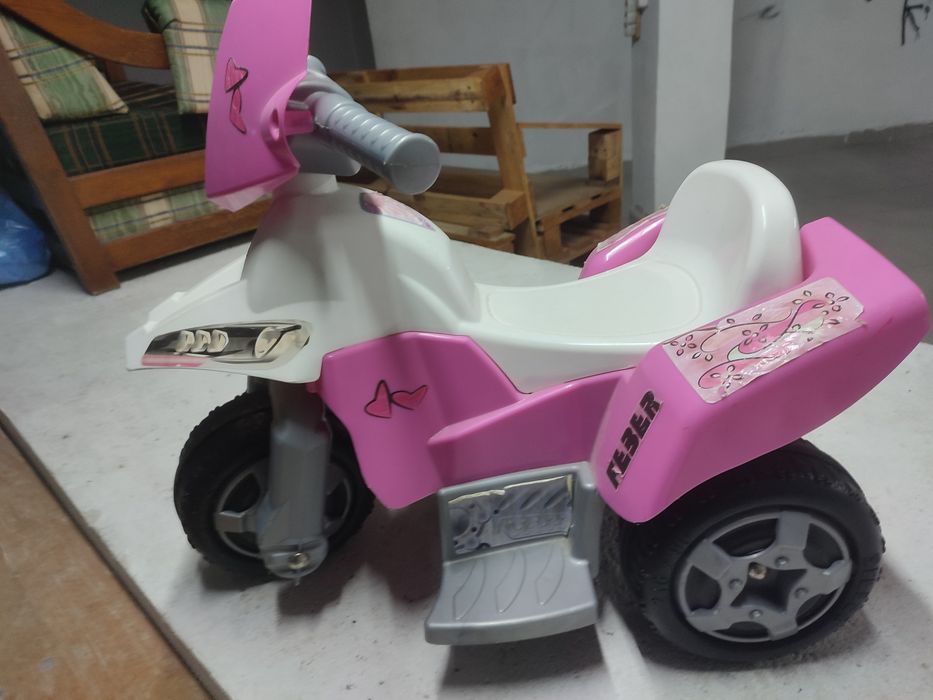 Mota eléctrica menina