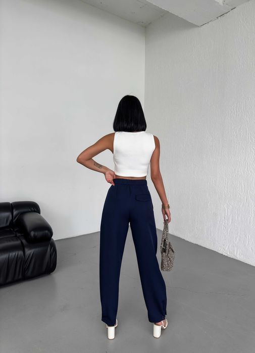 Luźne spodnie z zakładkami - granatowy L