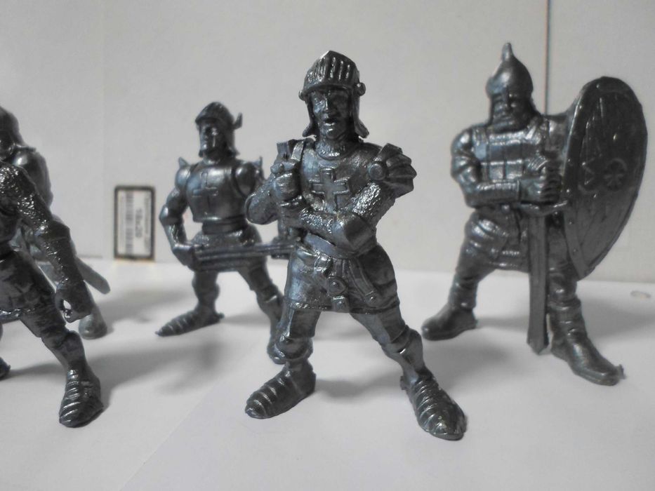 Фігурки рицарів та солдатів 12 штук