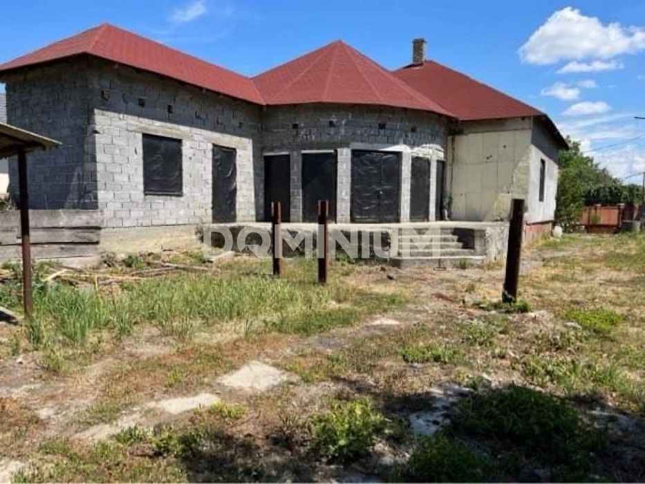 Продаж будинку з землею, 25сот., Карачин