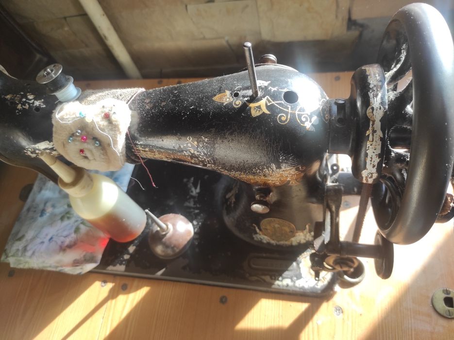 Швейна машина Singer