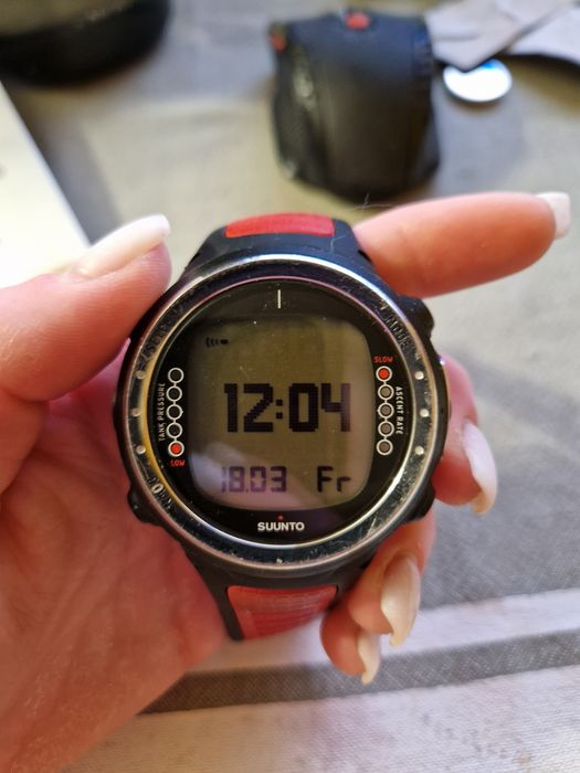 Продам дайверський годинник декомпресиметр Suunto D4i