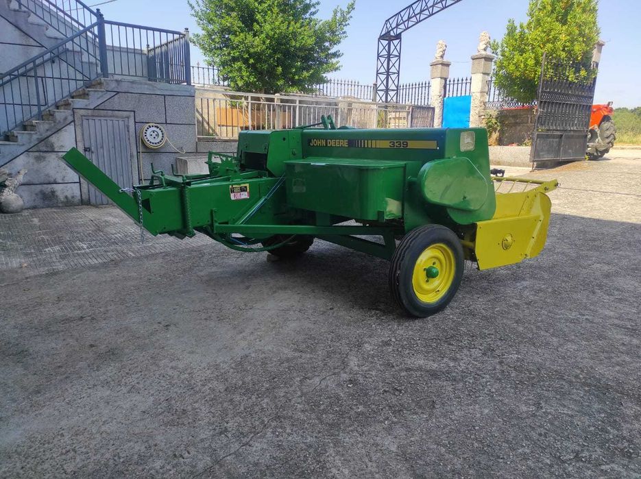 Enfardadeira John Deere 339