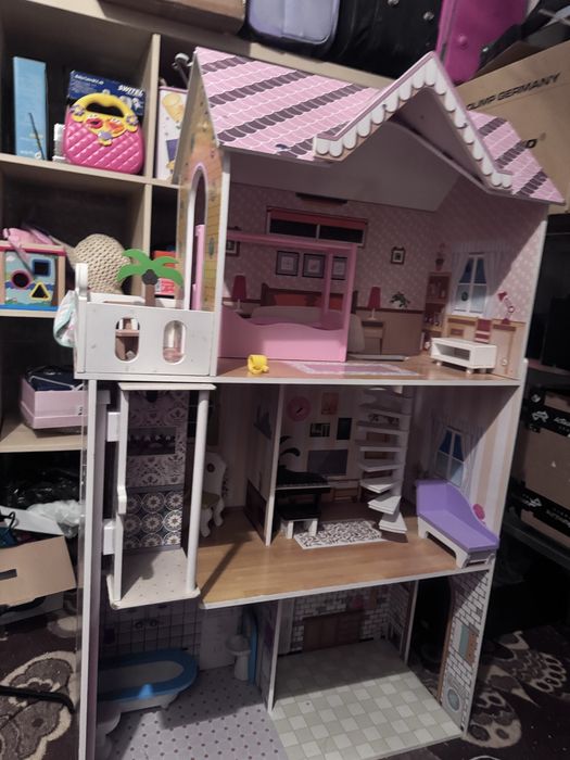 Duzy domek dla lalek barbie drewniany z winda pietrowy domek