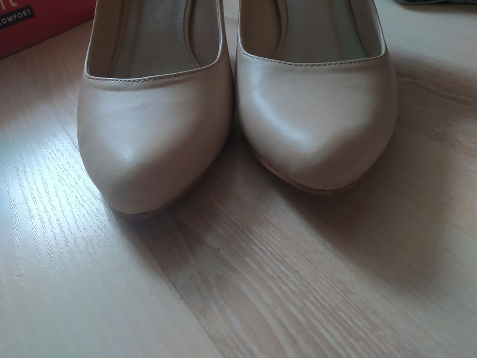 Buty na obcasie rozmiar 39