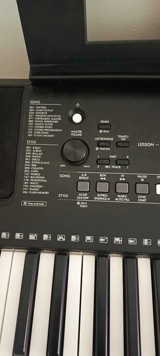 Keyboard Yamaha PSR-E373