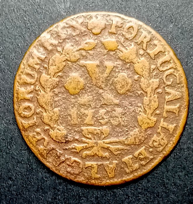 5 moedas monarquia portuguesa 1699, 1763, 1890 e 1900 - inclui "V reis D. Pedro II 1699"