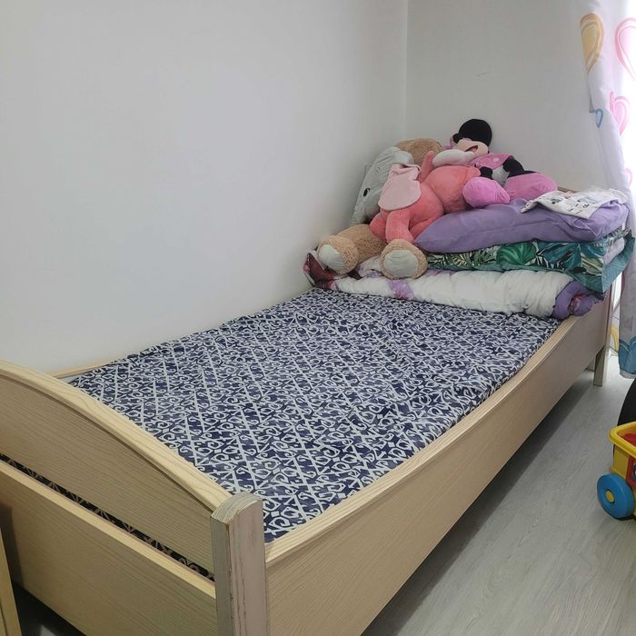 Armário,cómoda, cama e mesa de cabeceira