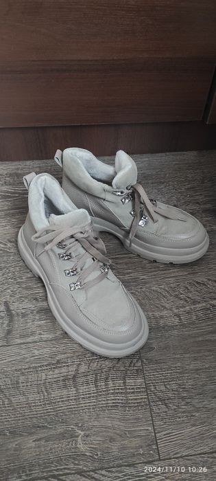 Демісезонні жіночі черевики