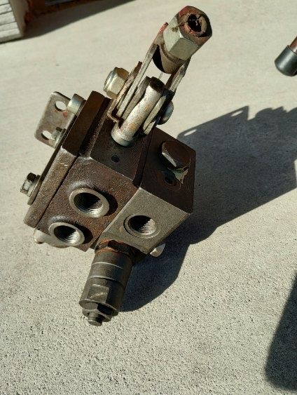 rozdzielacz hydrauliczny po regeneracji