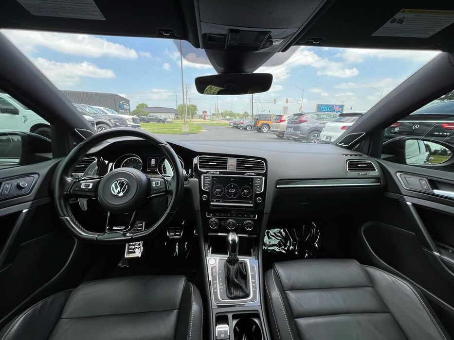 Volkswagen Golf R      2016