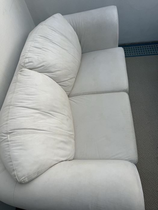 2 sofás de 2 lugaress