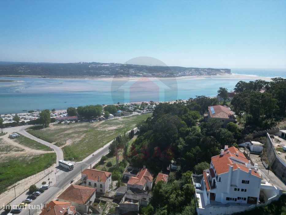 Moradia com Vista de Lagoa situada na Foz do Arelho