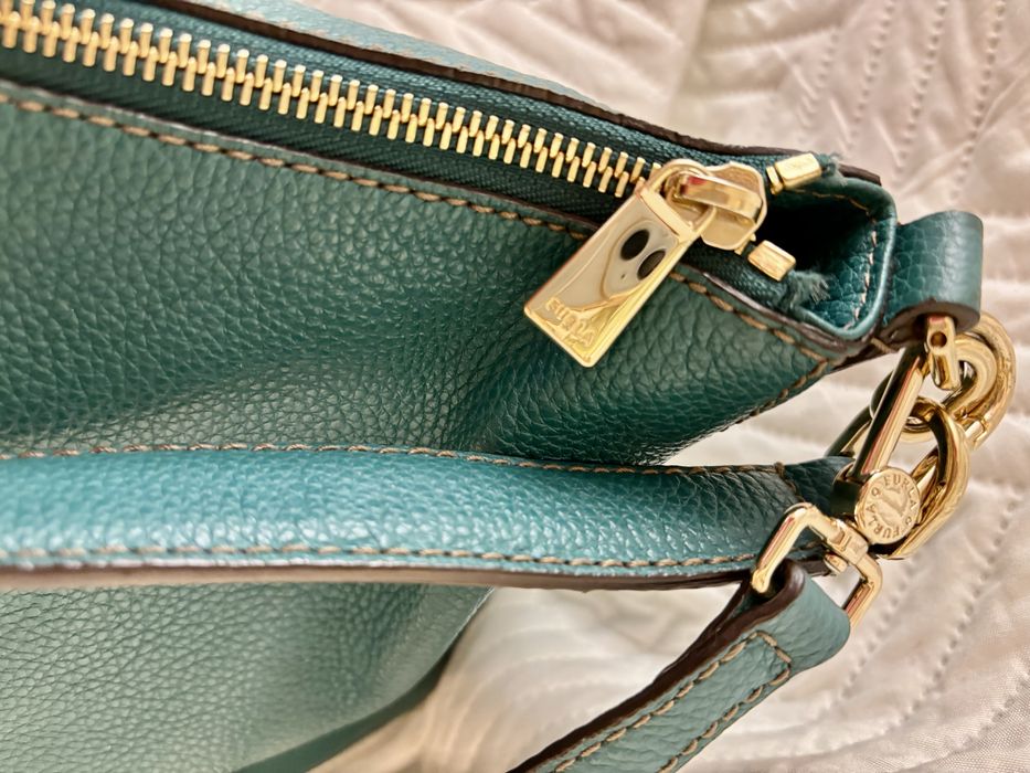 Skórzana torebka Furla