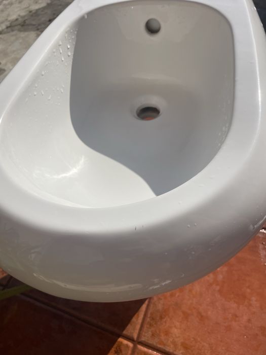 Bidé praticamente novo