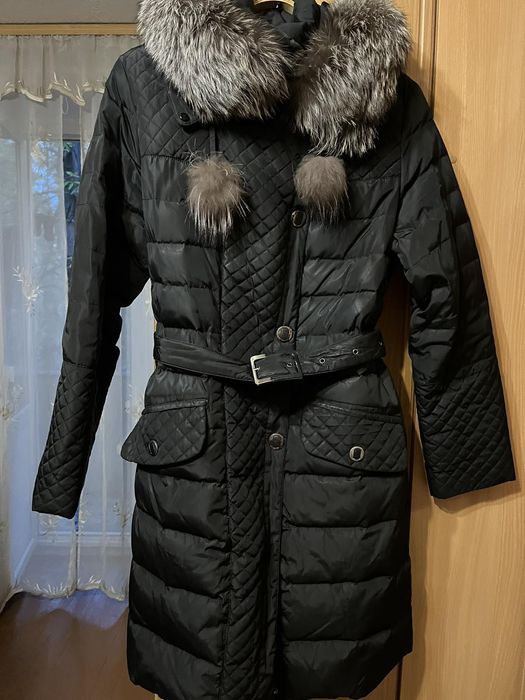 Зимнее пальто ,с натуральным мехом ,