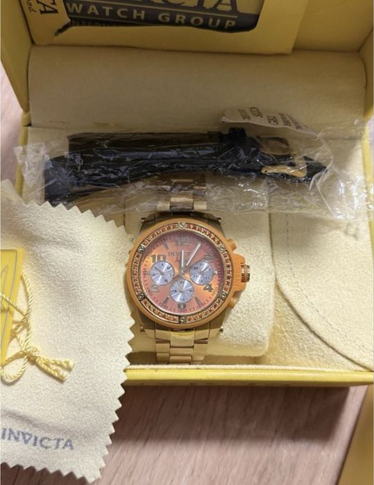Жіночий швейцарський годинник Invicta