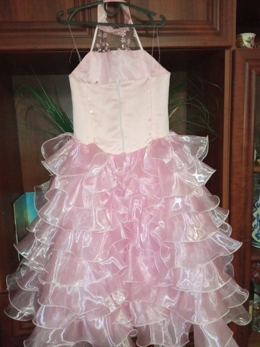 Вечірні випускні сукні для дівчаток