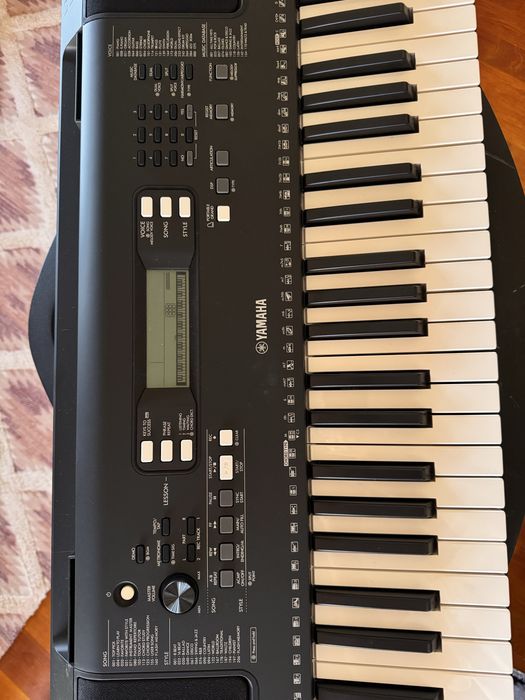 Teclado Yamaha PSR-E373 NOVO (OFERTA Bolsa de transporte)