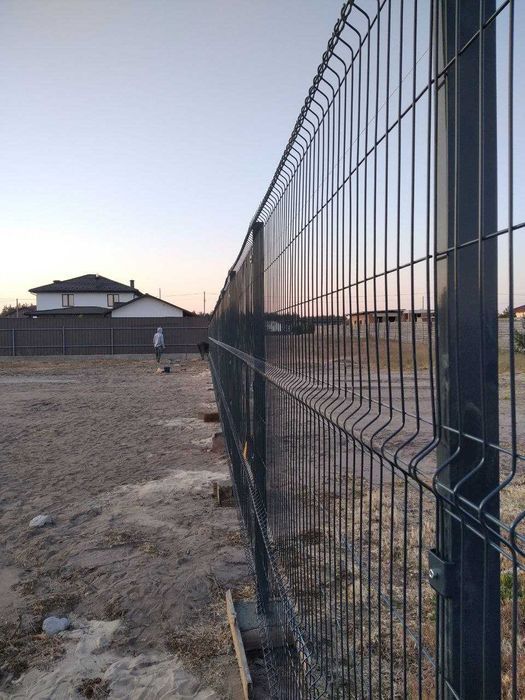 Секційний паркан з металевої сітки.Огорожа,ворота,хвіртка.Монтаж