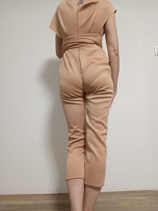 ASOS piankowy kombinezon XS