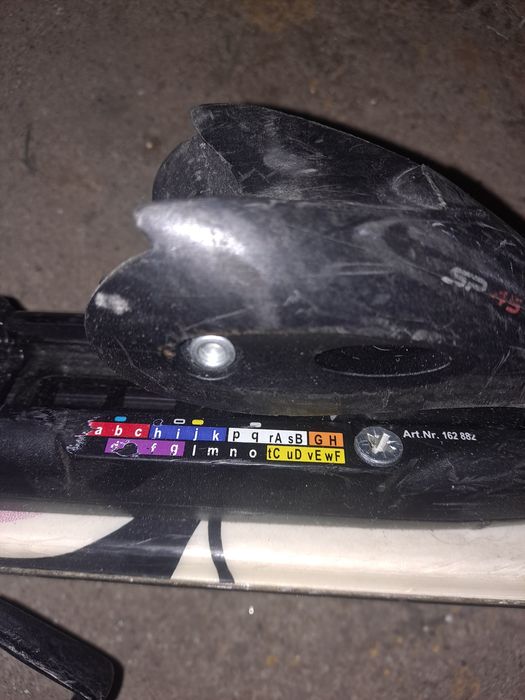 Narty zjazdowe dziewczęce