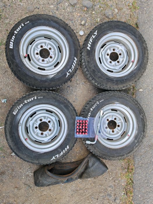 Розварки москвич зимні 185 r13  з  гайками та ключем під них