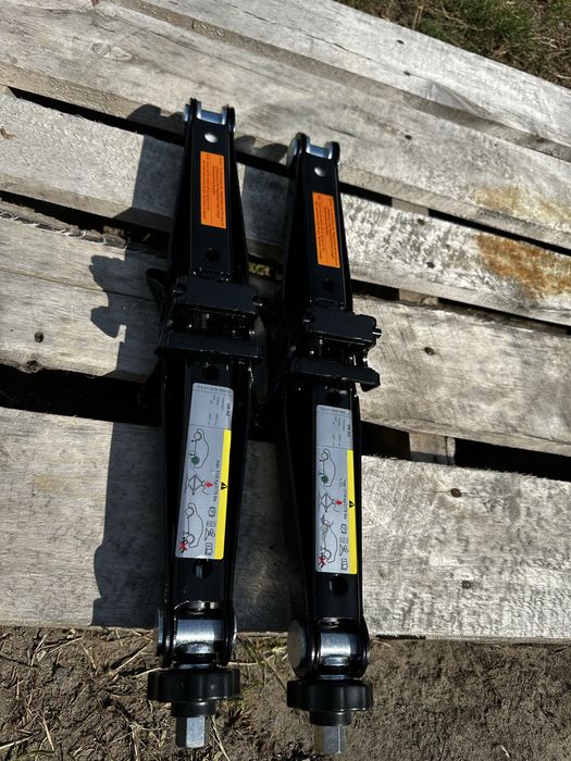 Домкрат VW touareg,2002-2018,Audi Q7 2005-2015рік,7l6011031