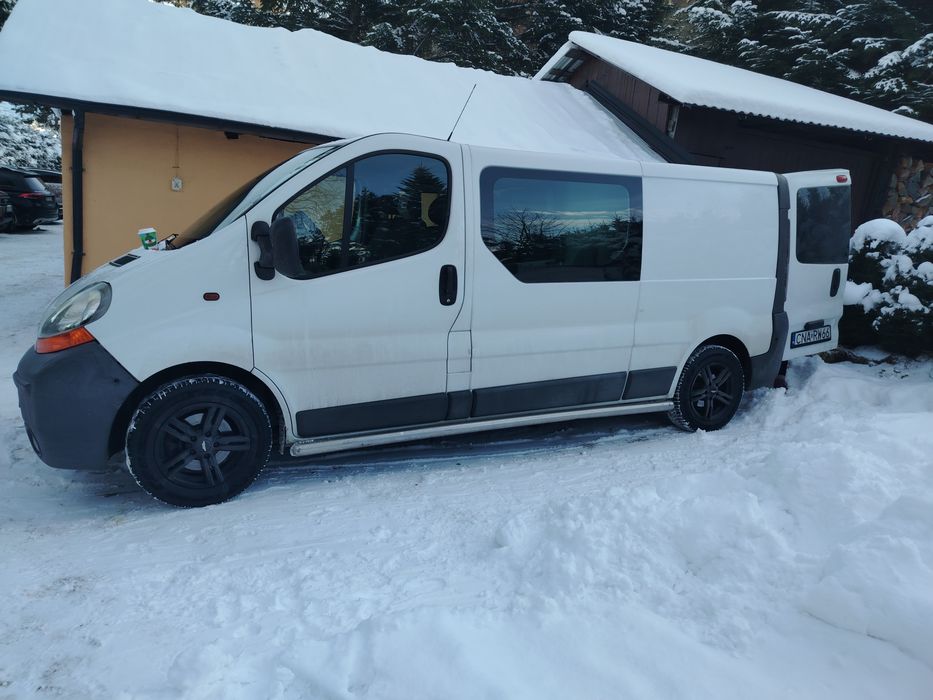 Wynajem Busa Renault Trafic || 6 osobowe