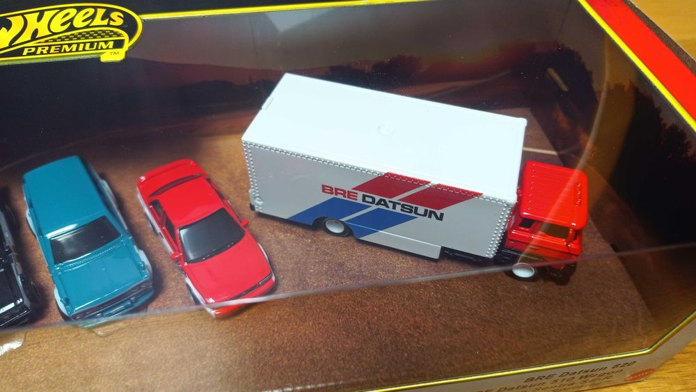 Hot Wheels Premium Nissan / Datsun / Хот Вілс Преміум Діорама