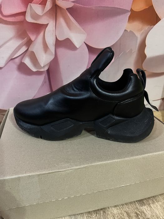 Продам кроссовки унисекс