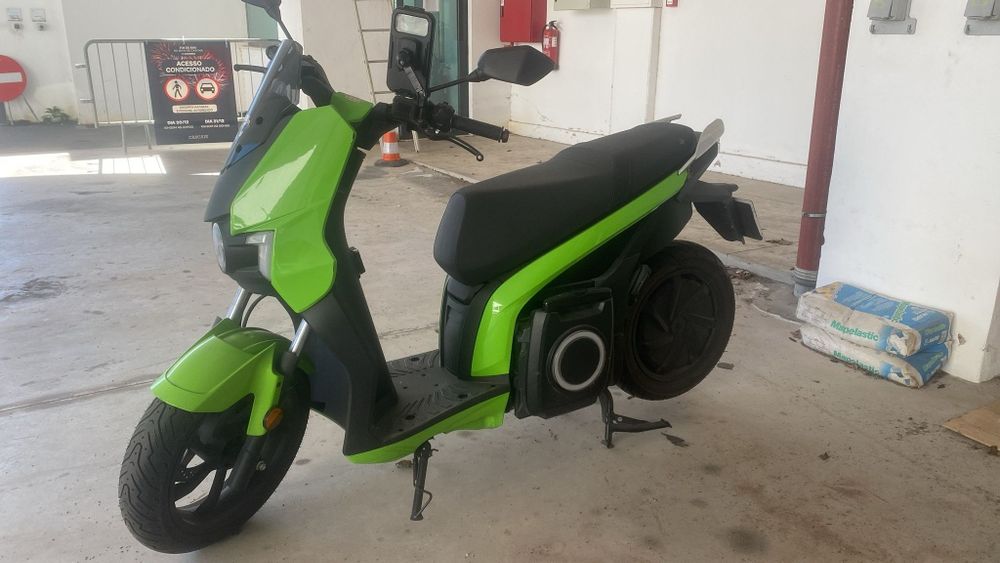 Acelera Elétrica Scooter Silence S01 Conected