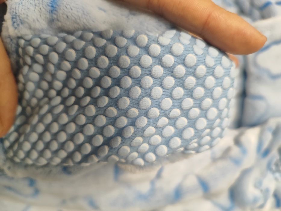 Теплий м'який новий чоловічок