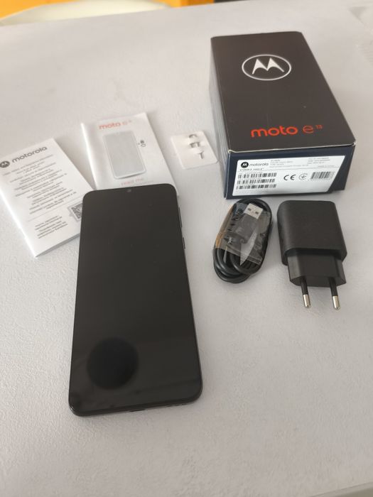Motorola Moto E13 8GB/128GB Cosmic Black

Стан смартфона на фото:

Всі
