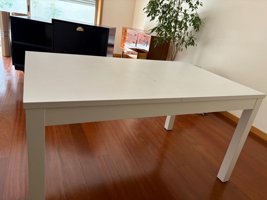 Mesa de refeição extensível