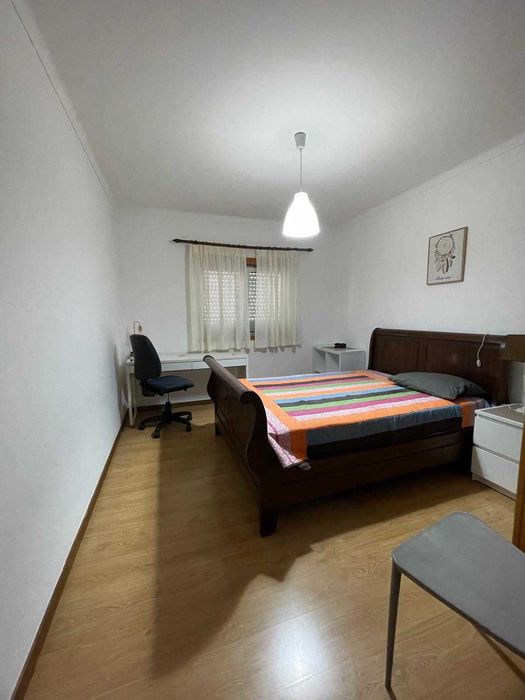 Quarto para arrendar em Coimbra no Bairro Norton de Matos, junto à rua do Brasil e á Estação do Metro