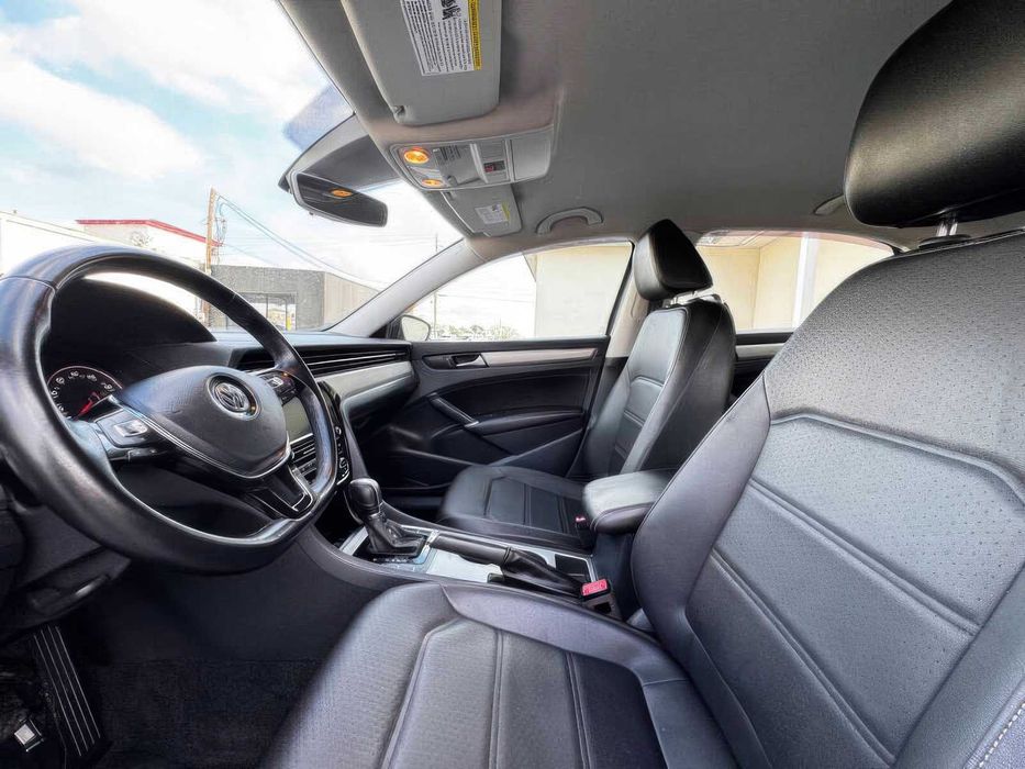 Volkswagen Passat SE      2020