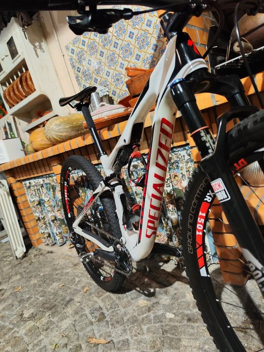 Specialized Epic Comp Carbono
Amortecedor Fox Brain 
Suspensão Rocksho