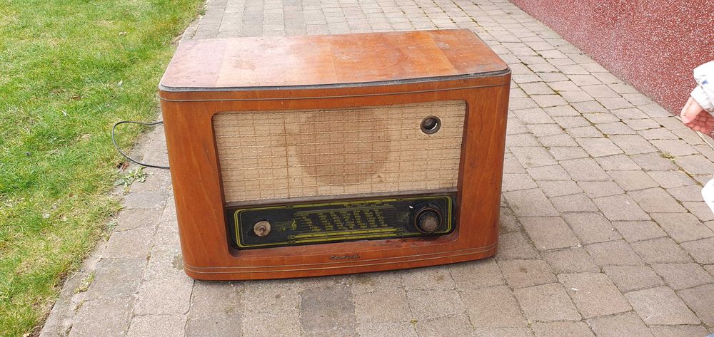 Zabytkowe radio "Stolica"