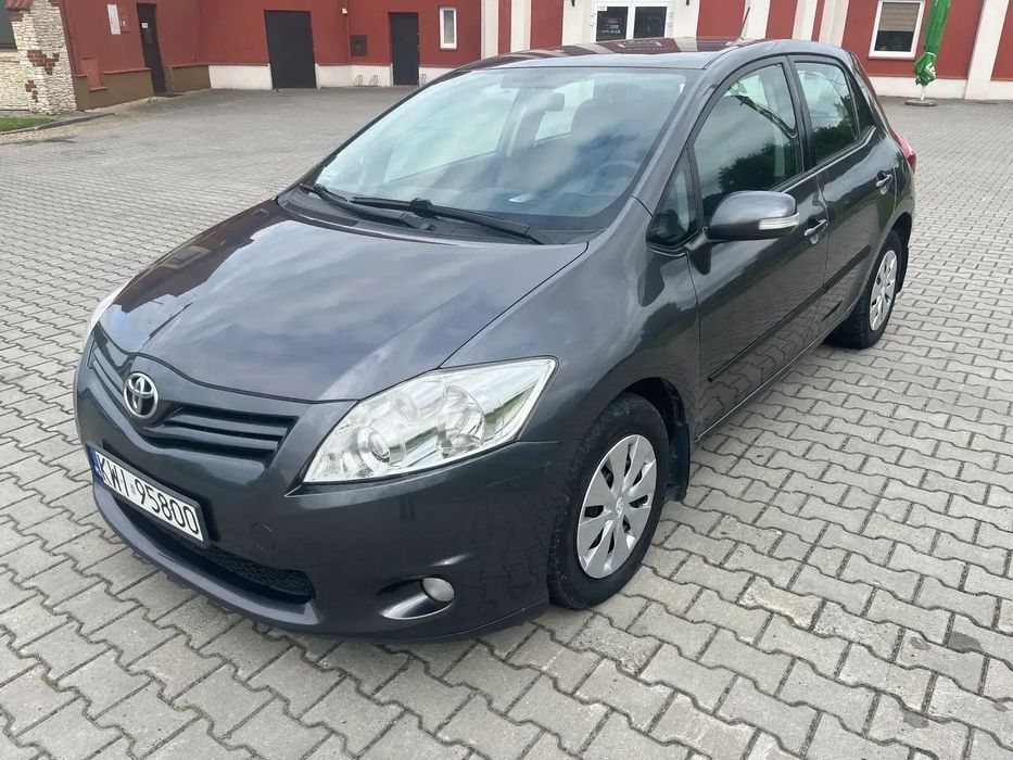 Toyota Auris Salon Polska. Piękne auto. Serwisowane. Nowe sprzęgło.