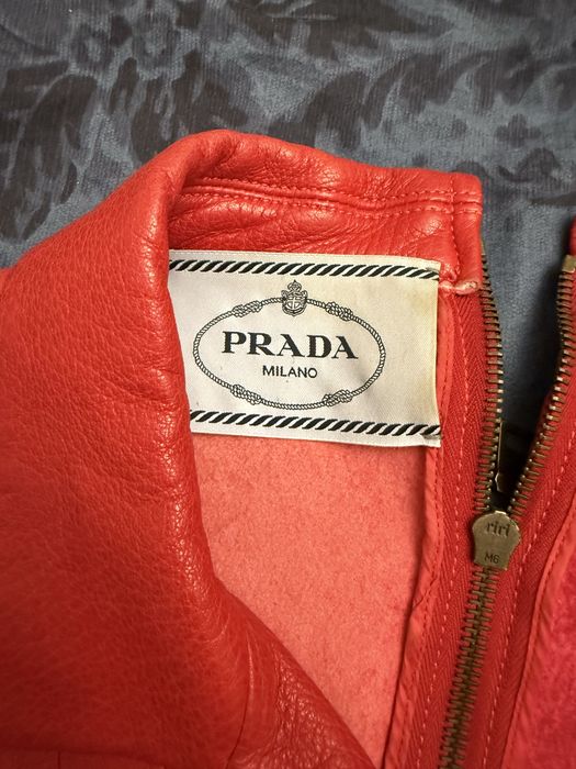 Кожаная куртка Prada