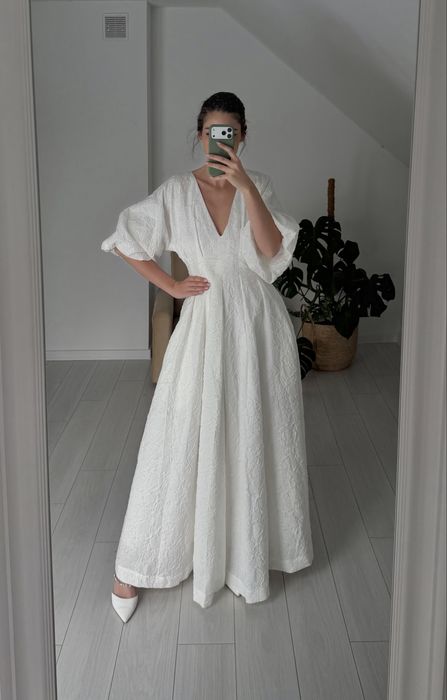 Suknia slubna romantyczns asos bufiaste rekawy kieszenie