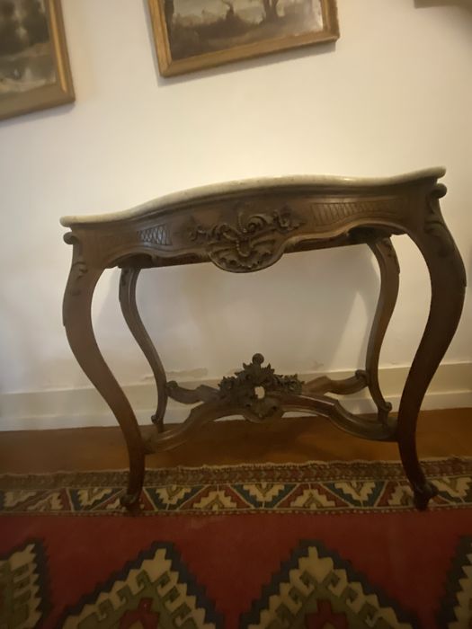 Mesa de decoracão antiga