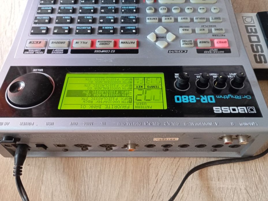 Pedaleira Boss Dr 880