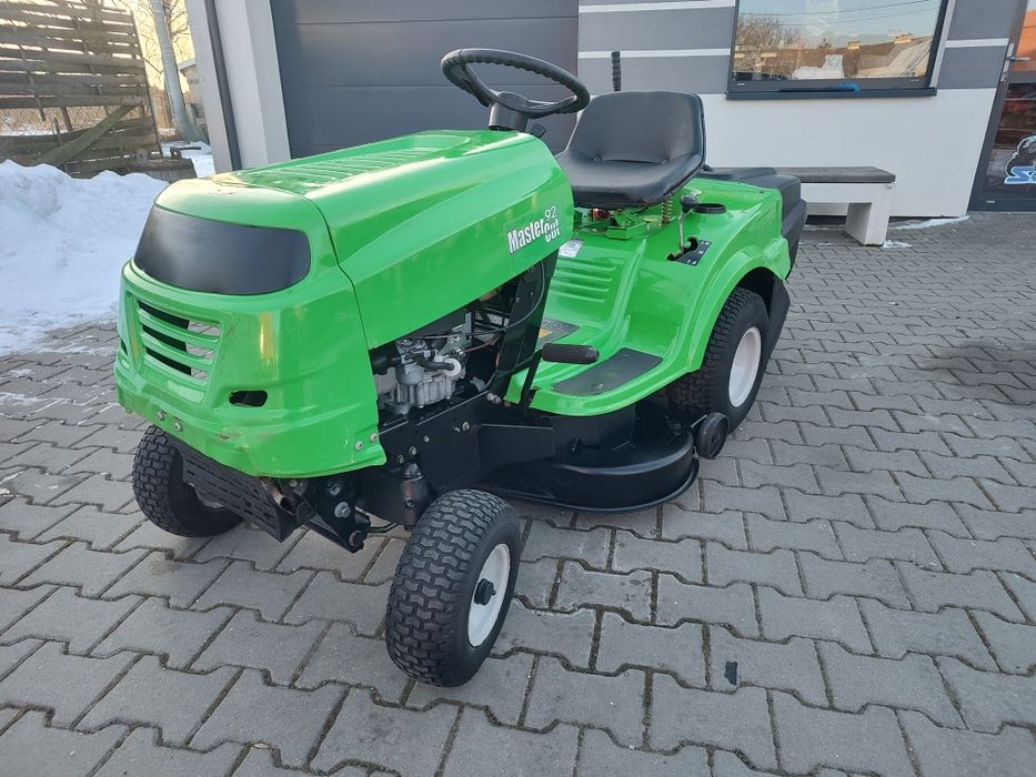 Traktorek ciagniczek kosiarka MTD z koszem centralnym Briggs manualna